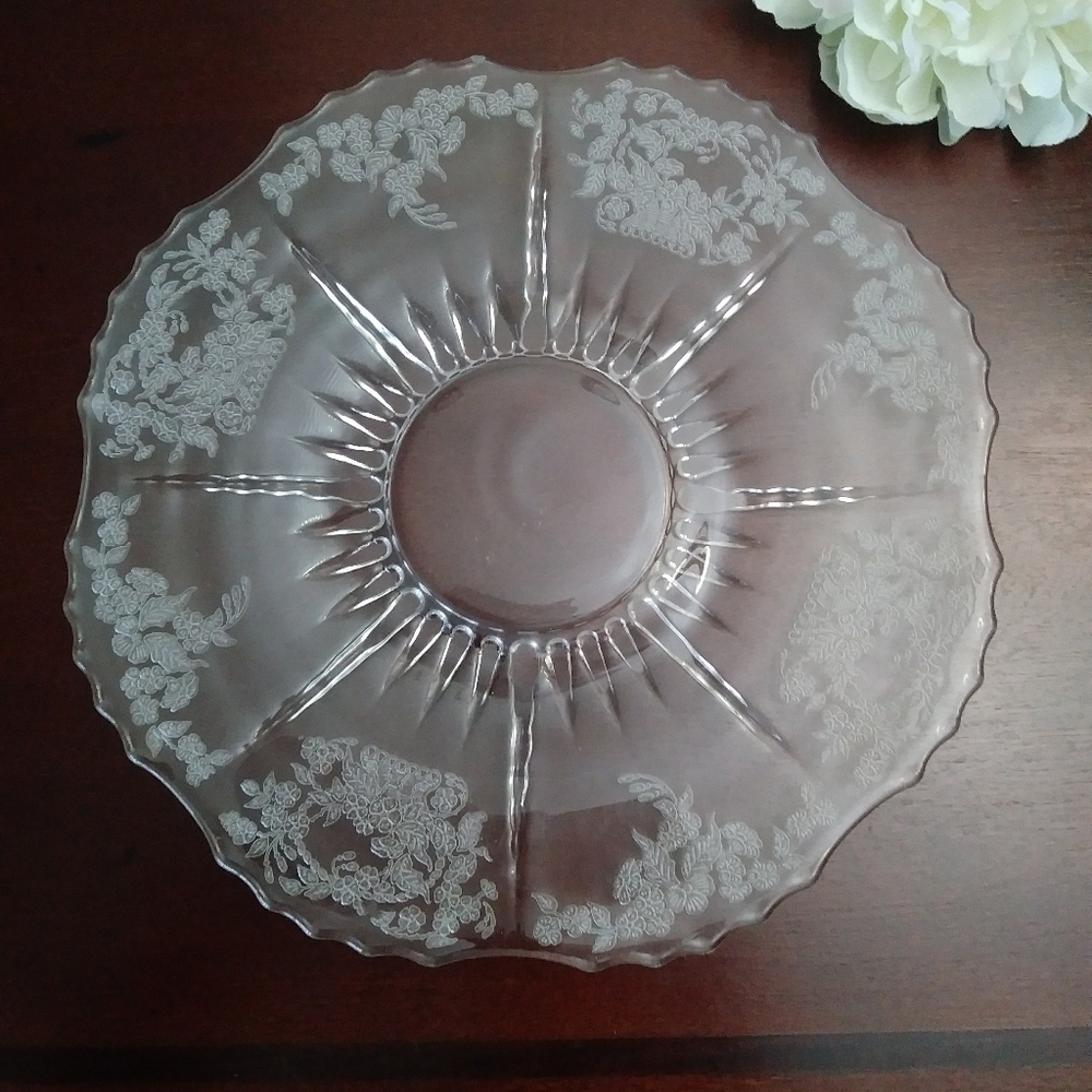 3/$10🌟 Vintage, clear cake plate